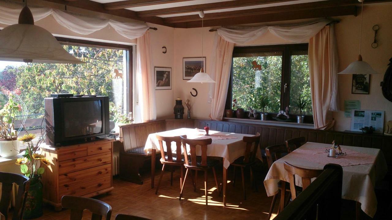 Gästehaus Burgwald-Trekking Mittelsimtshausen Exterior foto